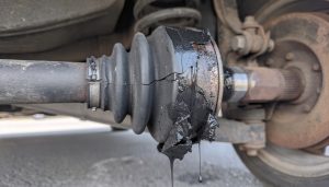 découvrez les causes courantes des fuites du soufflet de cardan, les risques associés et les solutions efficaces pour réparer et prévenir ce problème essentiel à la bonne santé de votre véhicule.